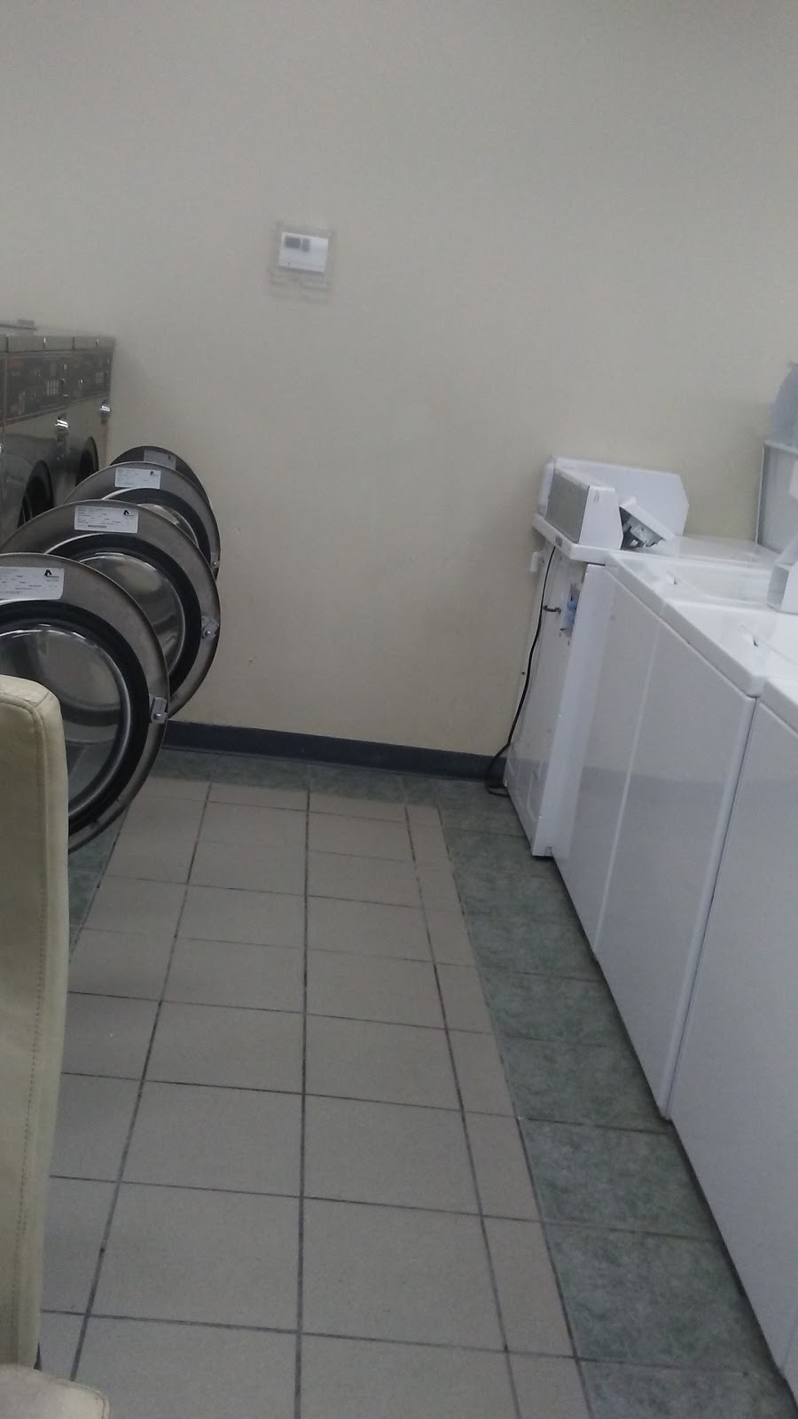 Late Night Coin Laundry | 290 E Corporate Dr d, Lewisville, TX 75067 | Phone: (214) 986-3276
