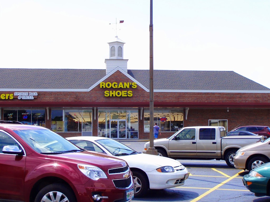 Rogans Shoes | 1221 Woodman Rd Ste 150, Janesville, WI 53545, USA | Phone: (608) 754-7544