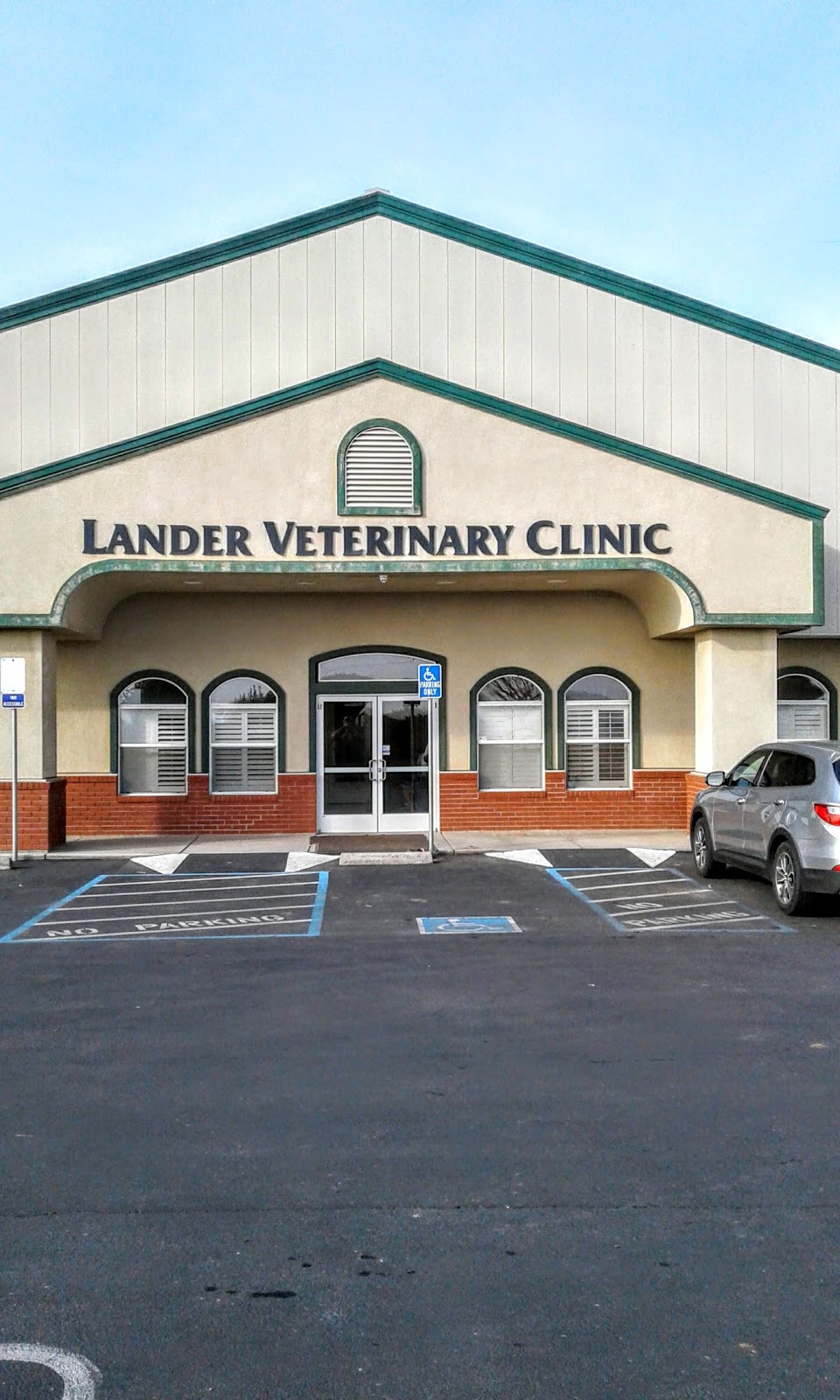 Lander Veterinary Clinic | 4512 S Walnut Rd, Turlock, CA 95380, USA | Phone: (209) 634-5801