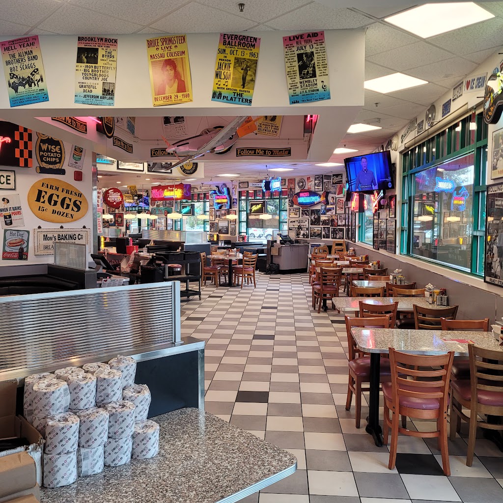 The Original Mels Diner | 1501 Travis Blvd Suite 2, Fairfield, CA 94533, USA | Phone: (707) 425-4452