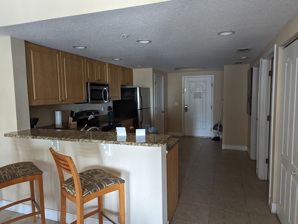 Crystal Palms Beach Resort | 11605 Gulf Blvd, Treasure Island, FL 33706, USA | Phone: (855) 883-1359