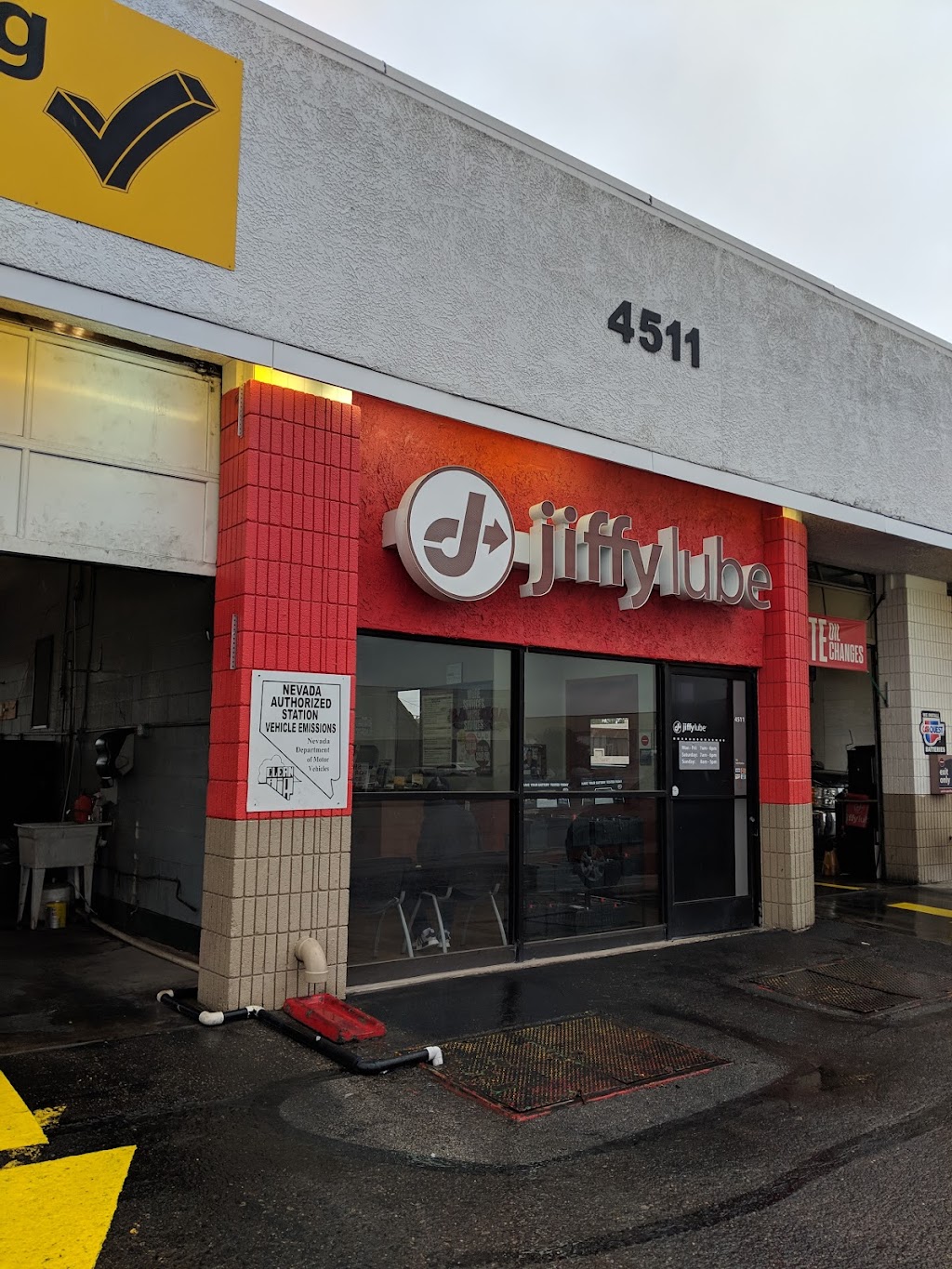 Jiffy Lube | 4511 E Tropicana Ave, Las Vegas, NV 89121, USA | Phone: (702) 456-7273