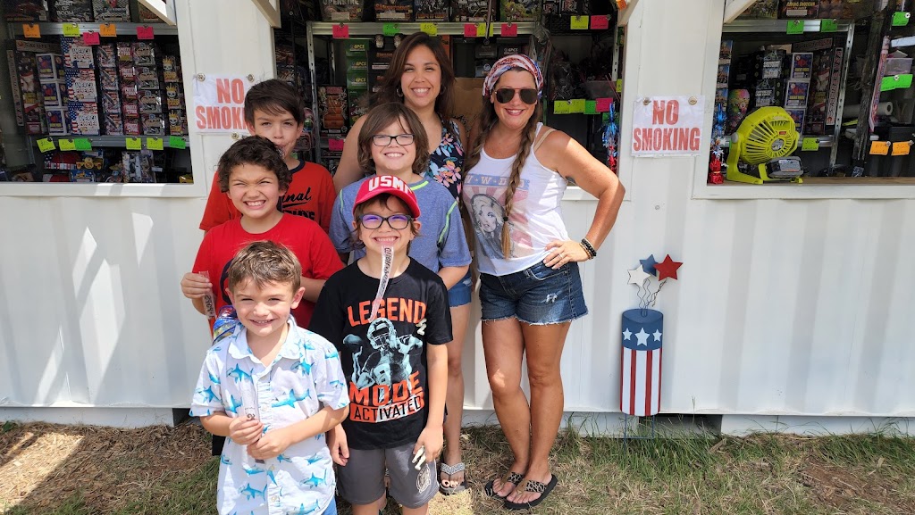 Team Family Fireworks | 1042 W Sherman Dr Suite 301, Aubrey, TX 76227, USA | Phone: (940) 343-5155