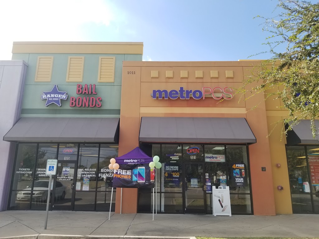 Metro by T-Mobile | 1011 S Cockrell Hill Rd Ste 101, Dallas, TX 75211 | Phone: (214) 339-5885