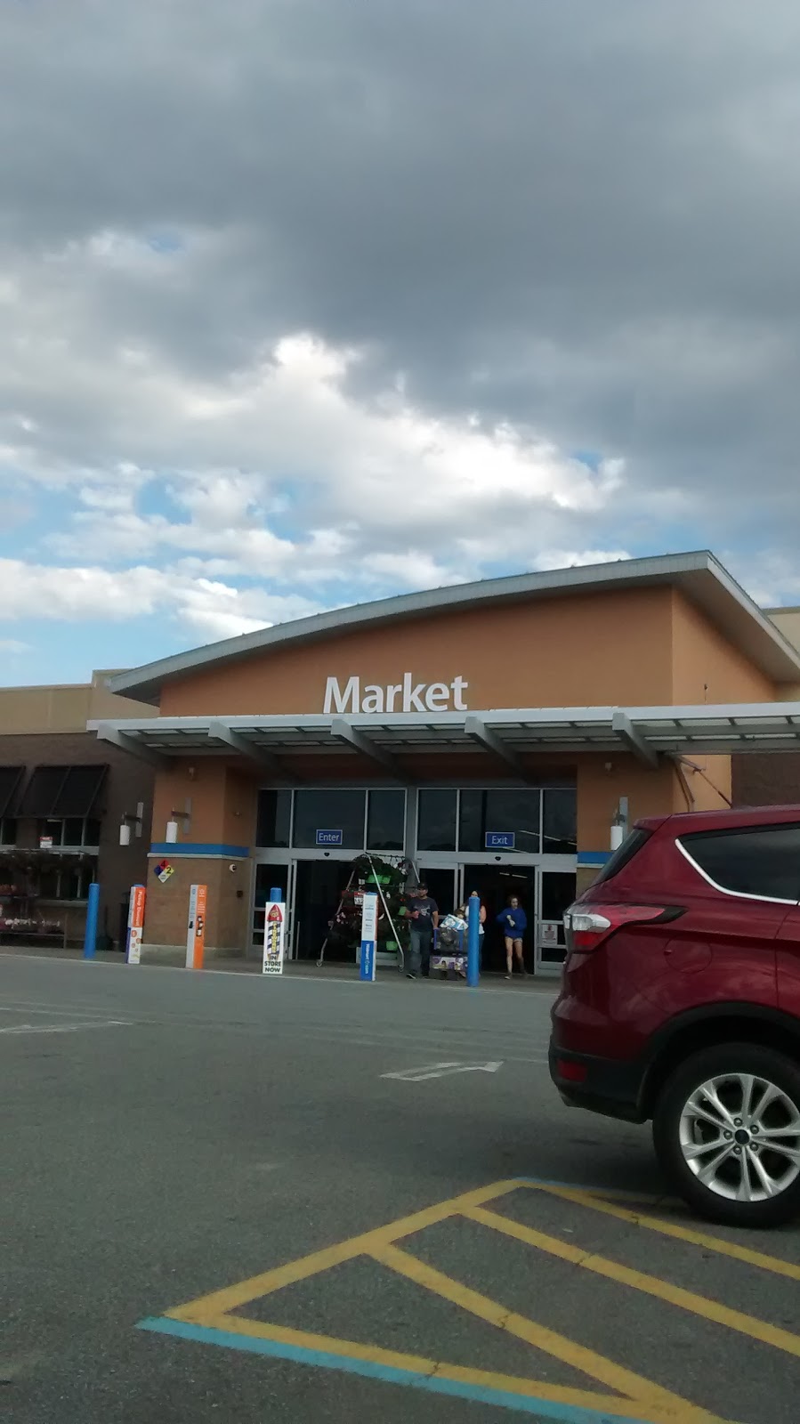 Walmart Supercenter | 329 S Kingsboro Ave, Gloversville, NY 12078, USA | Phone: (518) 725-2403