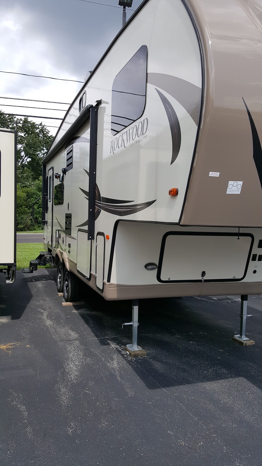 Labadie RV Sales & Rentals | 7525 Airport Hwy, Holland, OH 43528, USA | Phone: (419) 865-8181