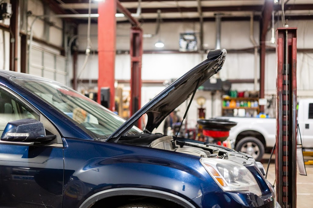 Hoods Automotive | 198 NW Industrial Ct, Bridgeton, MO 63044, USA | Phone: (314) 739-4611