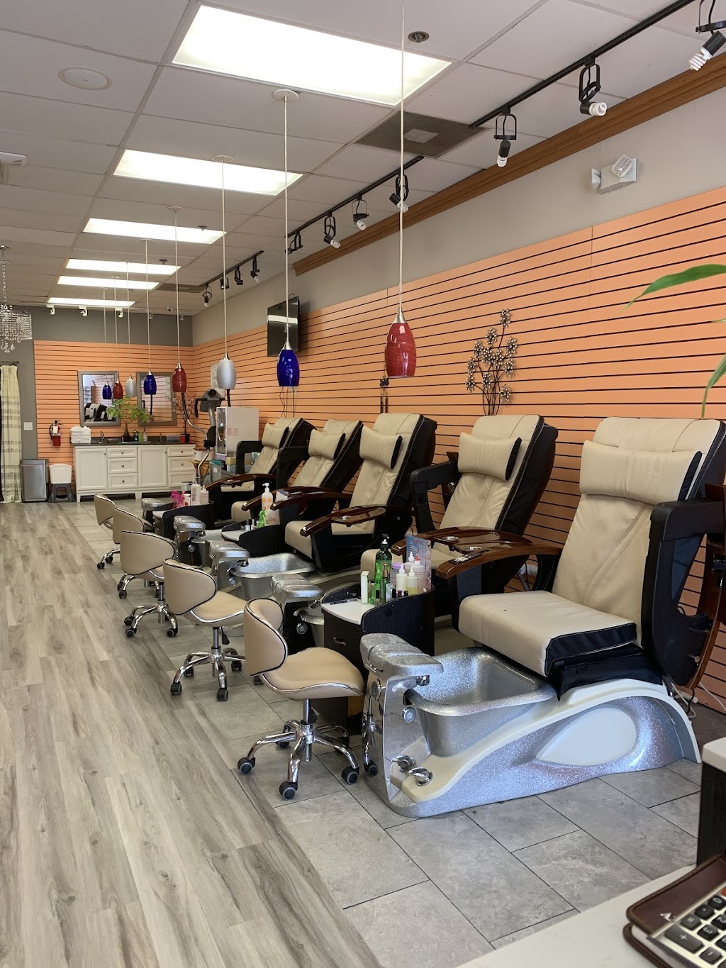 Queen’s Nail and Spa | 435 Outlet Center Dr, Queenstown, MD 21658, USA | Phone: (410) 827-3000
