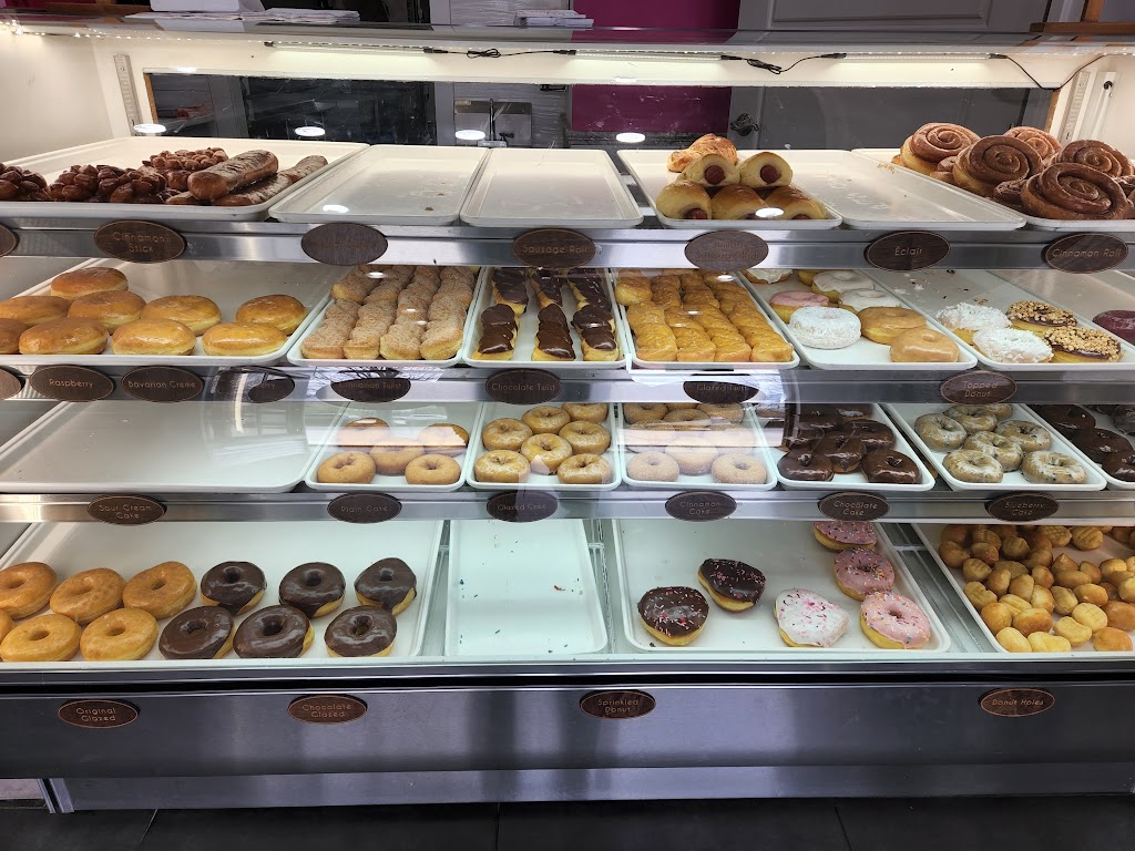 Sarah Donuts(McGinnis Ferry) | 7110 McGinnis Ferry Rd C, Suwanee, GA 30024, USA | Phone: (470) 375-2969