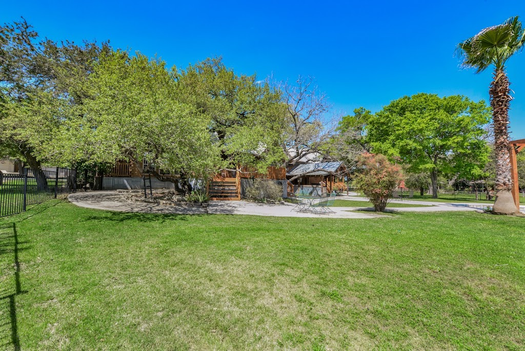 Gruene River Guest House | 1230 Sleepy Hollow Ln, New Braunfels, TX 78130 | Phone: (409) 504-7641