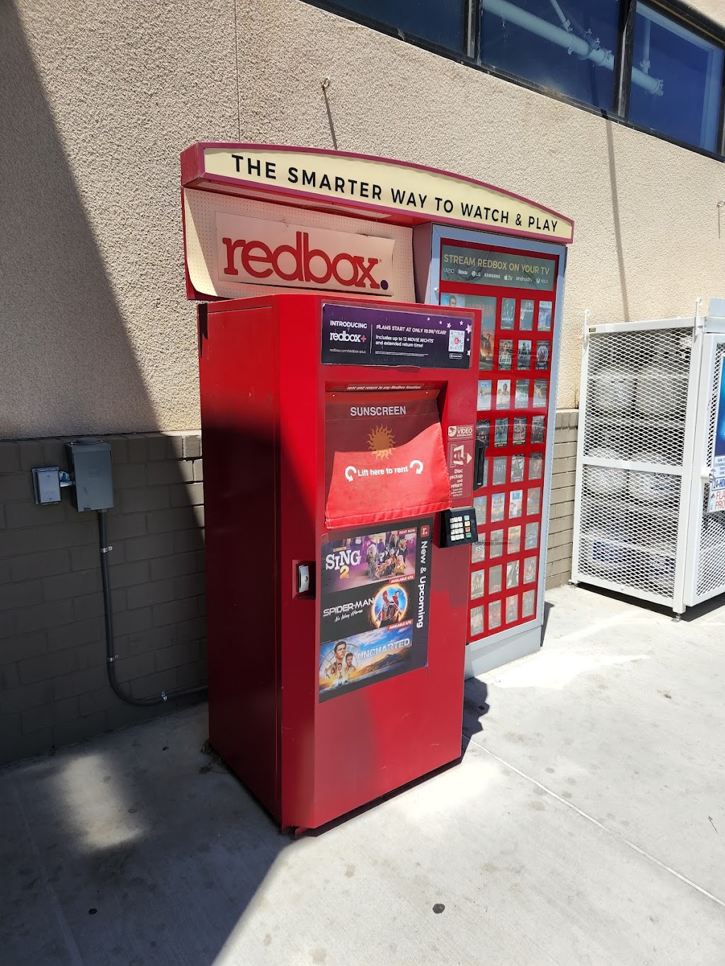 Redbox | 155 S 19th Ave, Lemoore, CA 93245, USA | Phone: (866) 733-2693