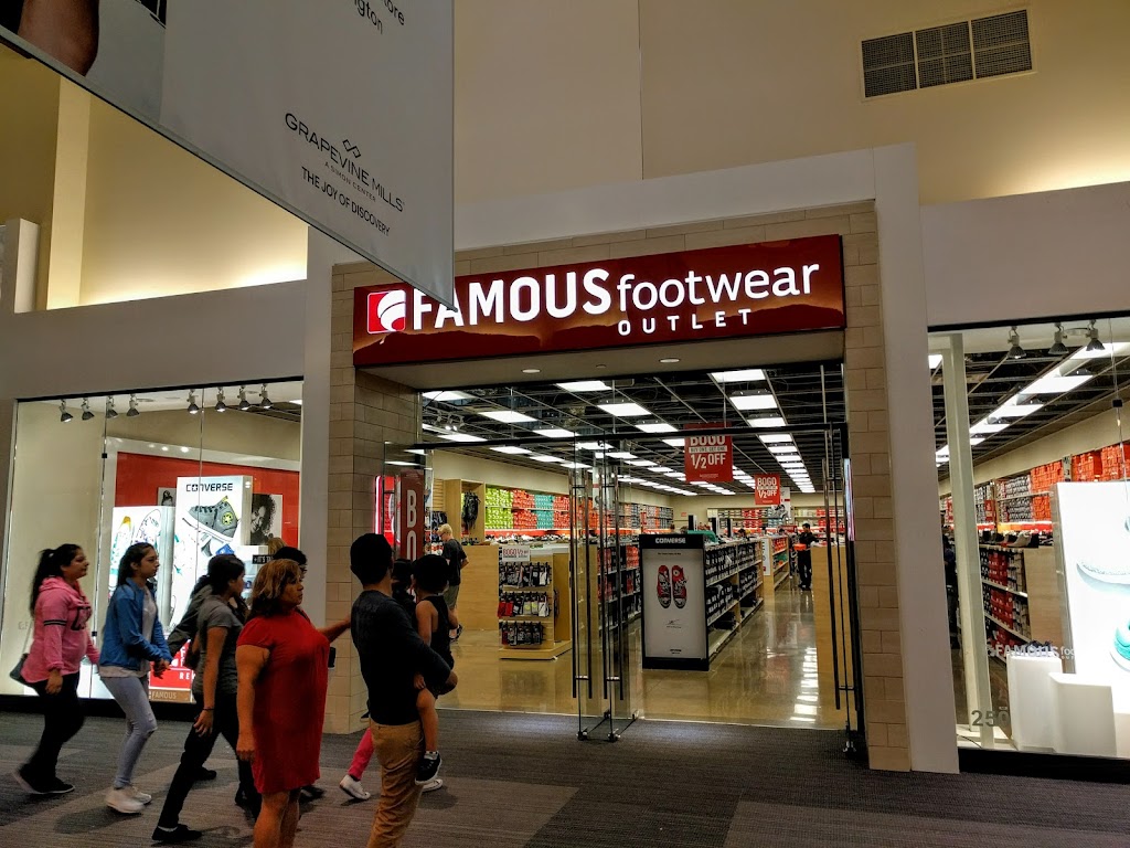 Famous Footwear | 3000 Grapevine Mills Pkwy Suite 250, Grapevine, TX 76051, USA | Phone: (469) 455-8807