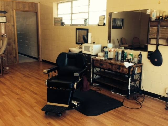 Franks Old Town Barber Shop | 109 Main St, Red Oak, TX 75154, USA | Phone: (214) 801-1833