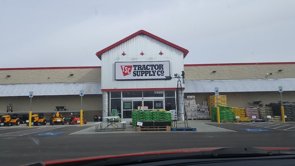 Tractor Supply Co. | 1500 W Main St, Middleton, ID 83644, USA | Phone: (208) 585-9800