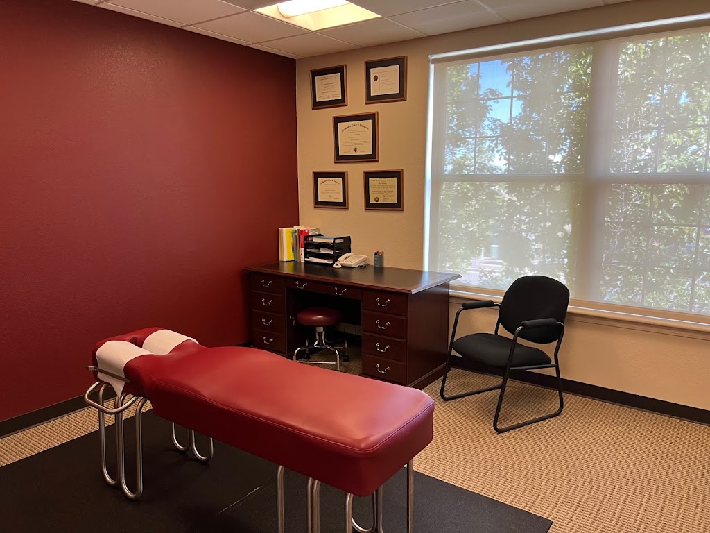 Orlando Chiropractic and Acupuncture - Chiropractor in Broomfield CO | 413 Summit Blvd #203, Broomfield, CO 80021, USA | Phone: (720) 702-1665