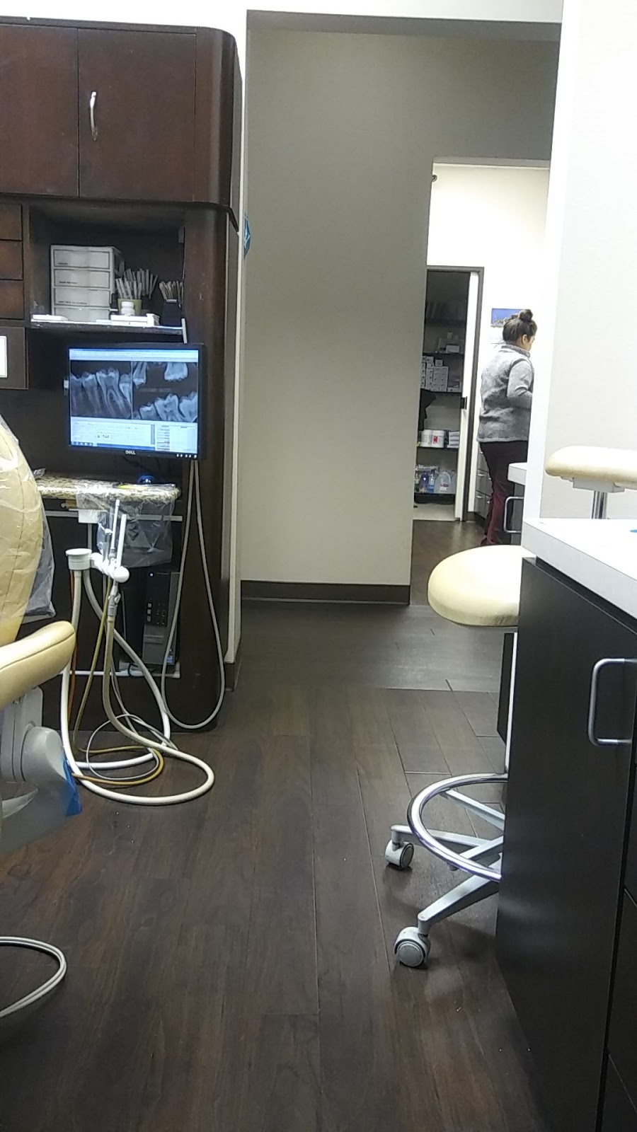 Dallas City Endodontics | 4475 Adler Dr #103, Dallas, TX 75211, USA | Phone: (214) 331-7275