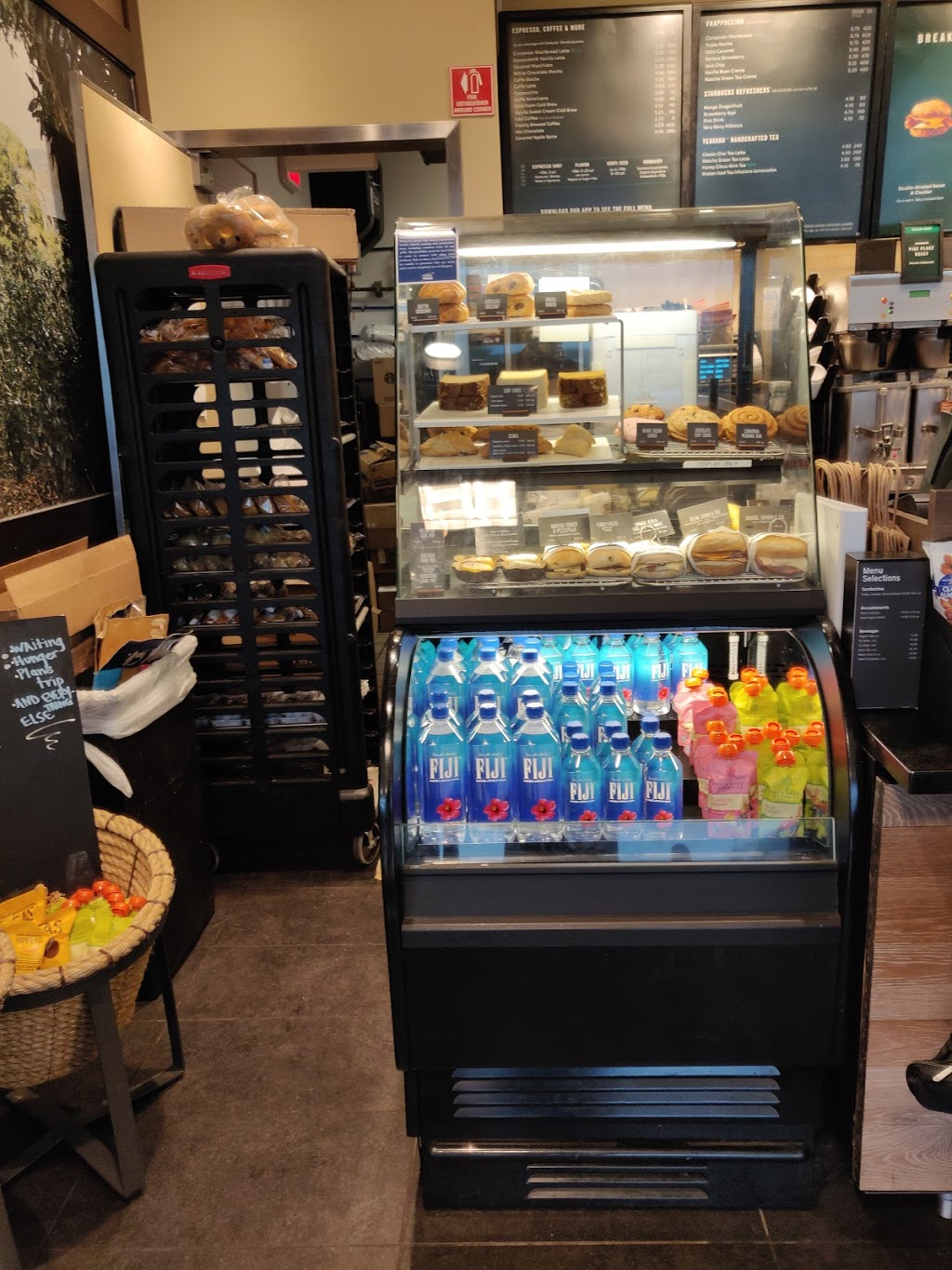 Starbucks | 1701 Airport Blvd, San Jose, CA 95110, USA | Phone: (800) 782-7282