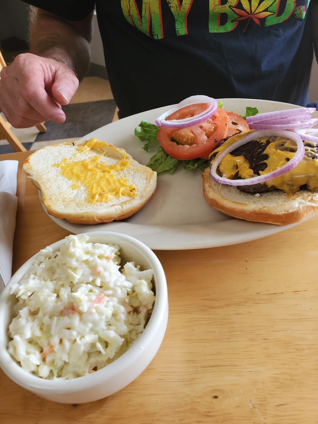 Maedges Restaurant | 709 E Main St, Alhambra, IL 62001, USA | Phone: (618) 488-6400 Maedges Restaurant | 709 E Main St, Alhambra, IL 62001, USA | Phone: (618) 488-6400