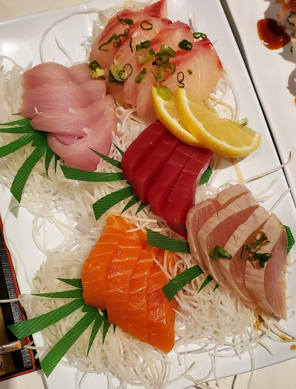 Maizuru Sushi Bar & Japanese Restaurant | 5623 Alton Pkwy, Irvine, CA 92618 | Phone: (949) 551-6802