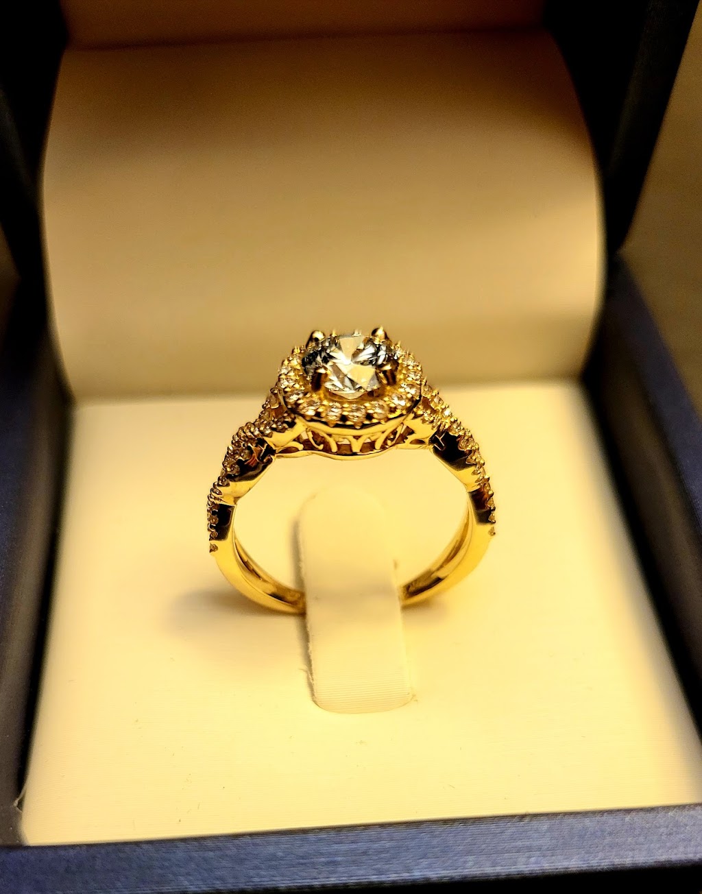 Princess Jewelry | 17400 Kenwood Trail #400, Lakeville, MN 55044, USA | Phone: (952) 898-3322