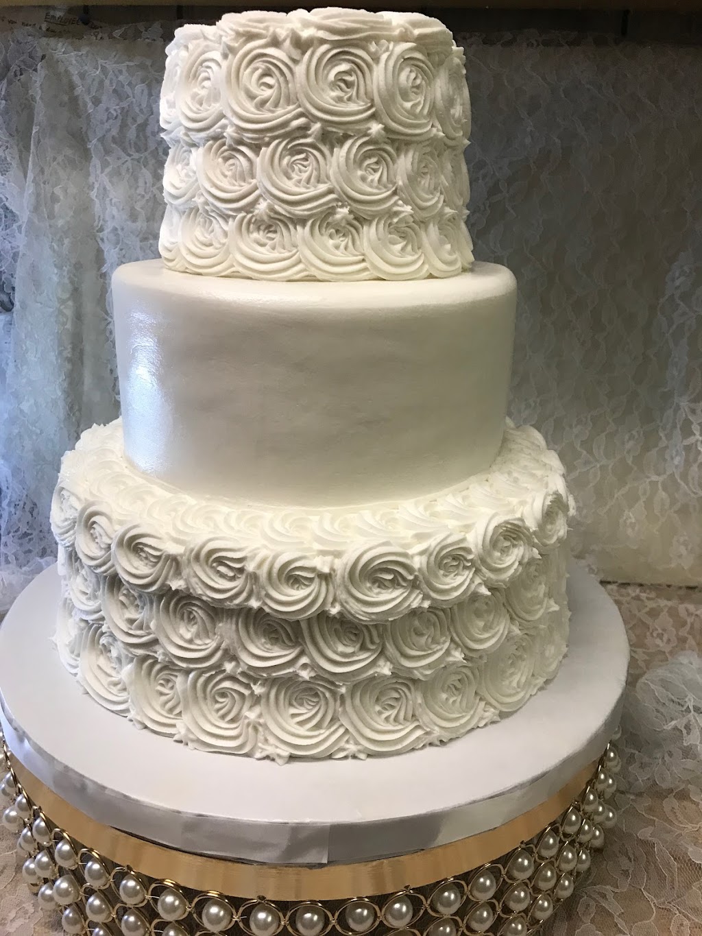 Caros Cakes & Catering Inc | 830 Bayou Blue Rd, Houma, LA 70364, USA | Phone: (985) 868-3773