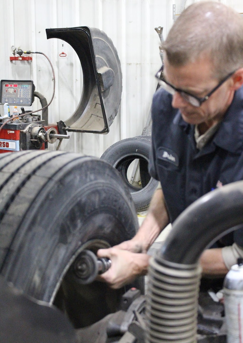 Bauer Built Tire & Service | 1066 Gemini Rd, Eagan, MN 55121, USA | Phone: (612) 351-3311