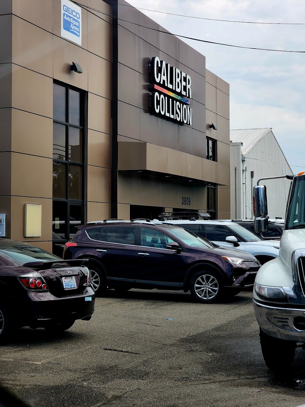 Caliber Collision | 3909 Pacific Hwy E, Fife, WA 98424, USA | Phone: (253) 922-8111