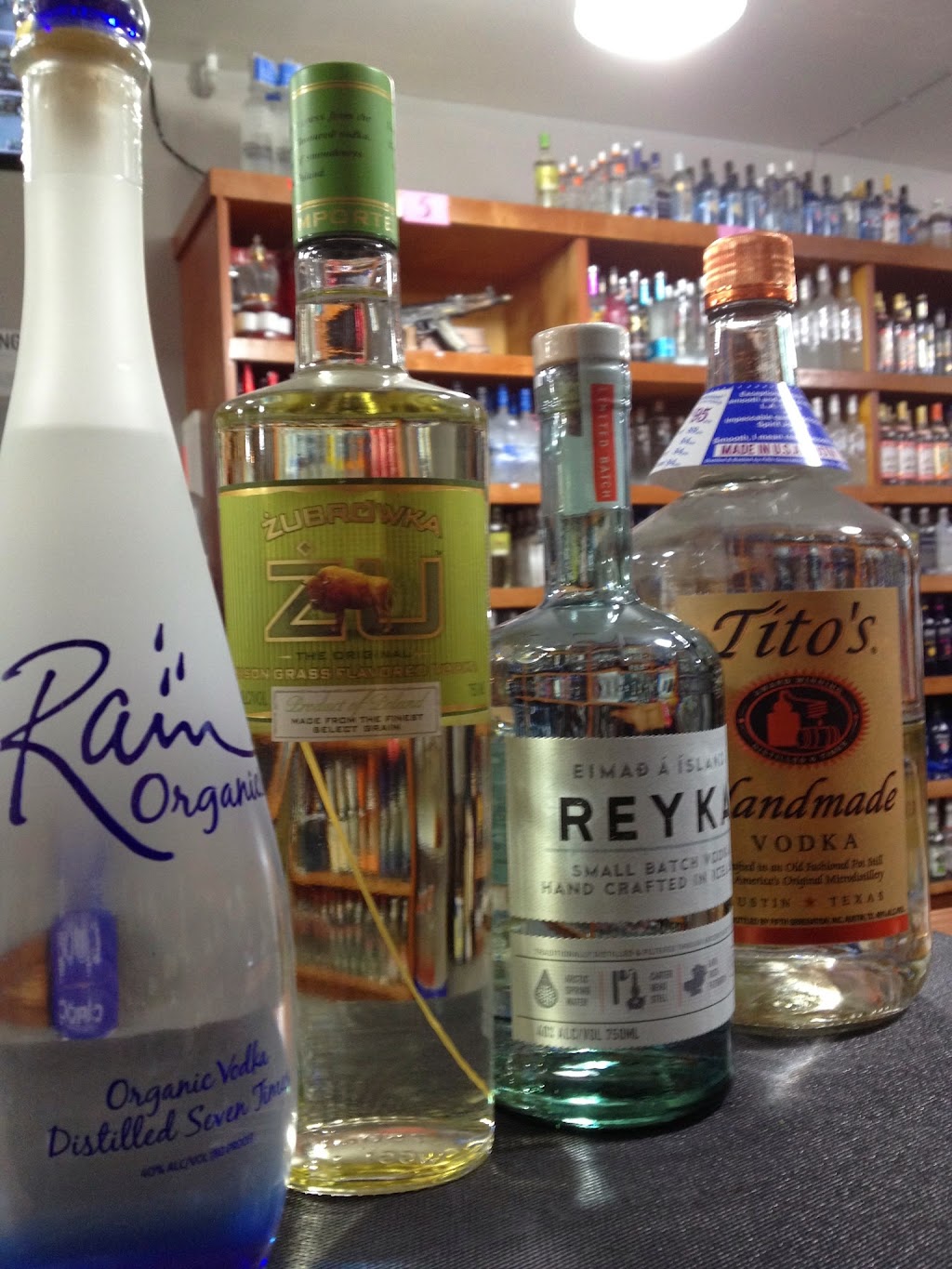 Kings Wine & Spirits | 111 Graham Ave, Brooklyn, NY 11206, USA | Phone: (718) 388-9099