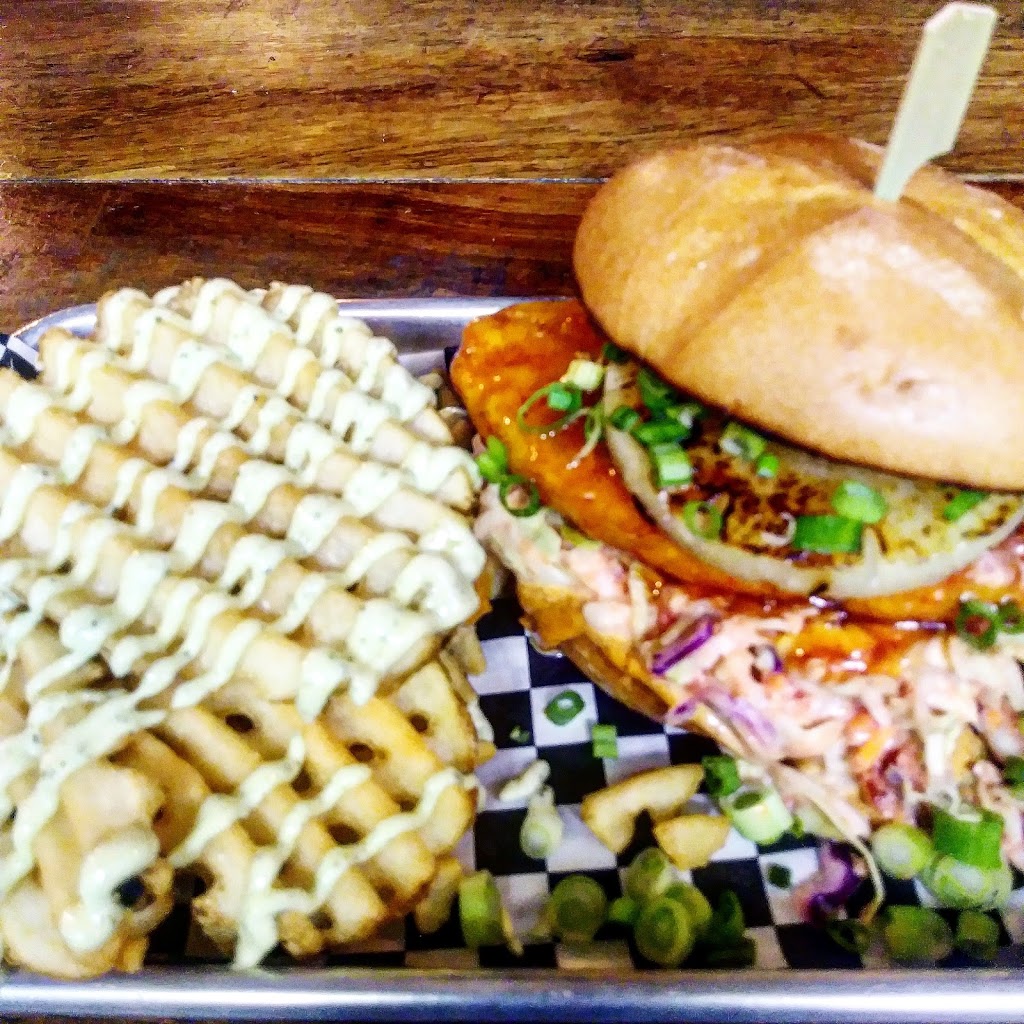 Snack Box Chicken & Macs | 2505 Hearst Ave D, Berkeley, CA 94709, USA | Phone: (510) 679-5171