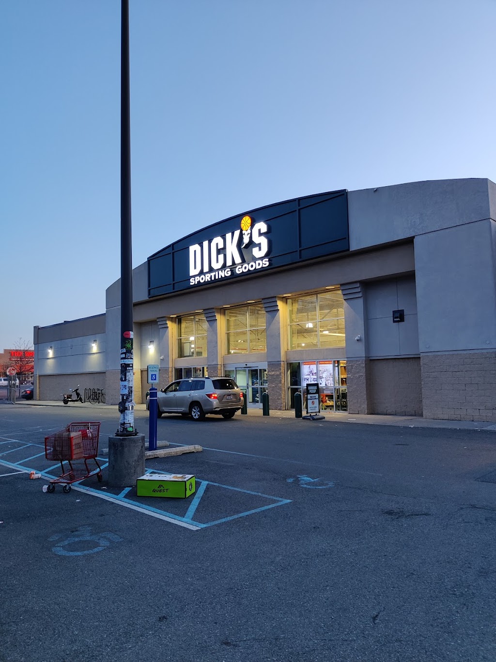 DICKS Sporting Goods | 73-25 Woodhaven Blvd, Queens, NY 11385, USA | Phone: (347) 396-9636