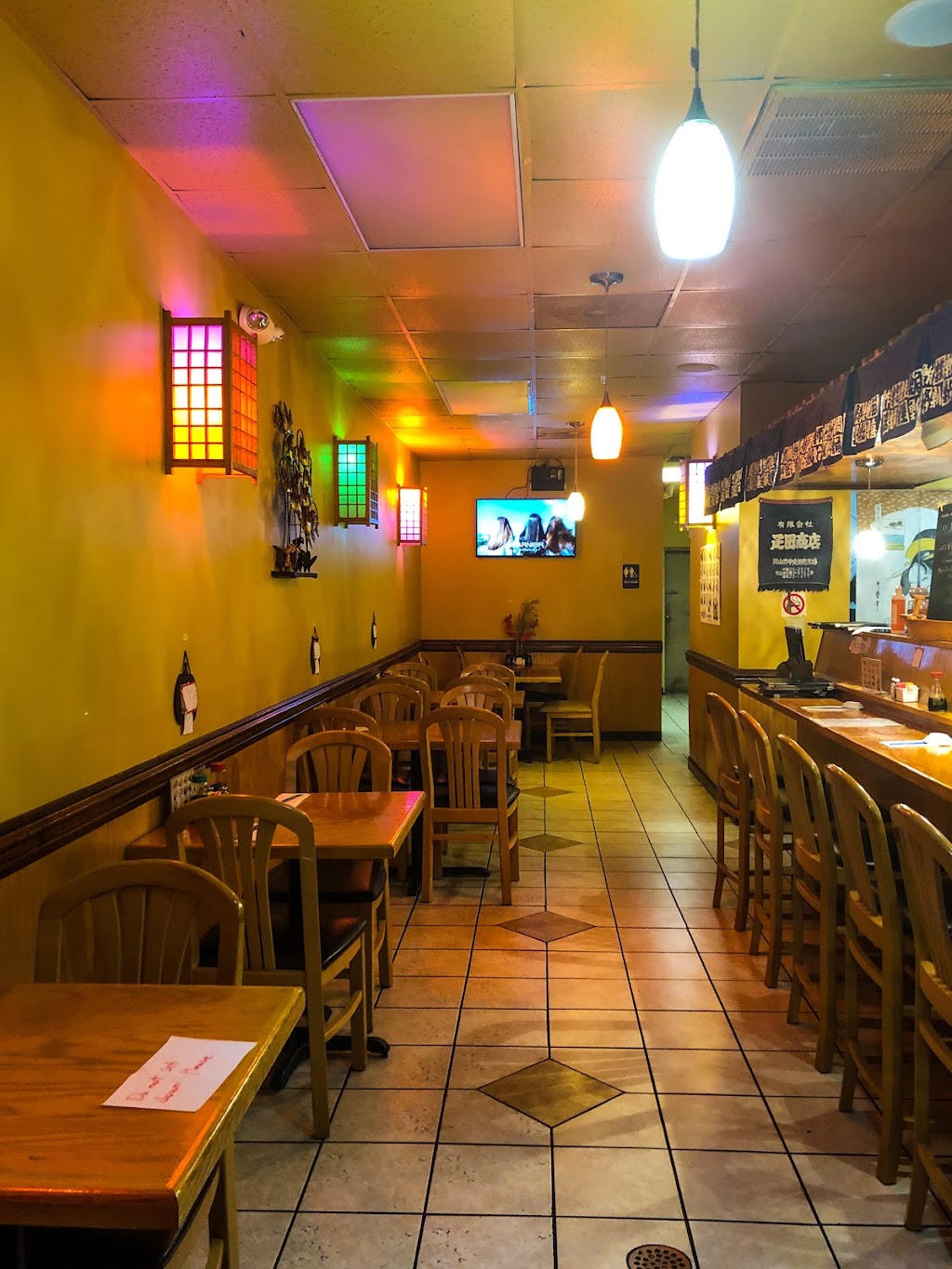 Sushi Mama | 424 Newtown Rd, Virginia Beach, VA 23462, USA | Phone: (757) 554-0120