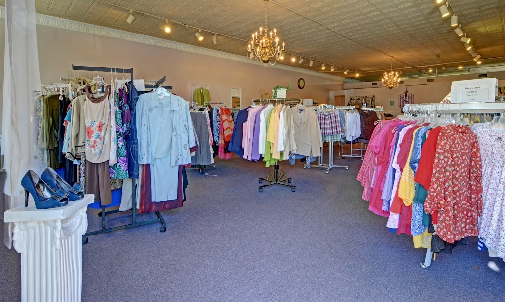 Pizazz | 132 E Main St, Clayton, NC 27520, USA | Phone: (919) 550-1915