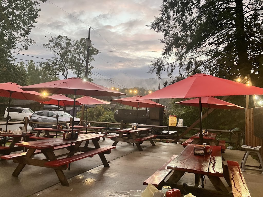 Falls City Pub & Restaurant | 112 Garrett St, Ohiopyle, PA 15470, USA | Phone: (724) 329-3000