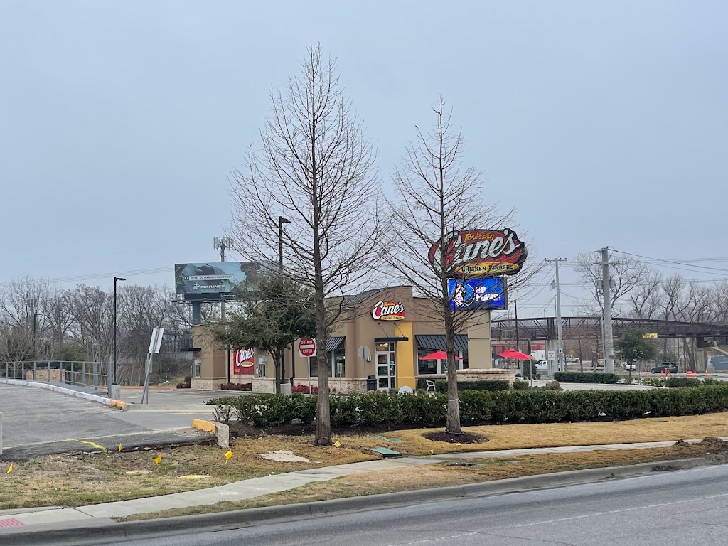 Raising Canes Chicken Fingers | 7345 Gaston Ave, Dallas, TX 75214, USA | Phone: (214) 321-3220