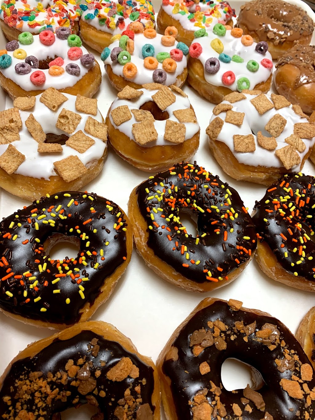 East Town Donuts | 1101 Caseyville Rd Suite E, Caseyville, IL 62232, USA | Phone: (618) 803-0407