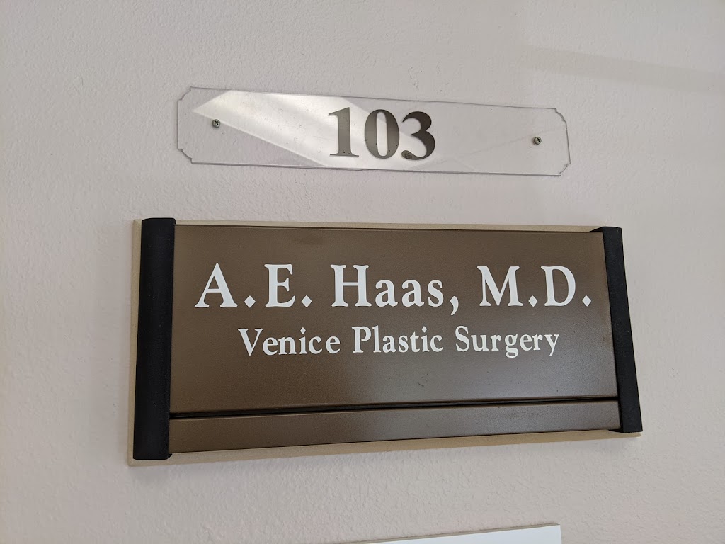 Venice Plastic Surgery | 836 Sunset Lake Blvd STE 103, Venice, FL 34292, USA | Phone: (941) 492-4775