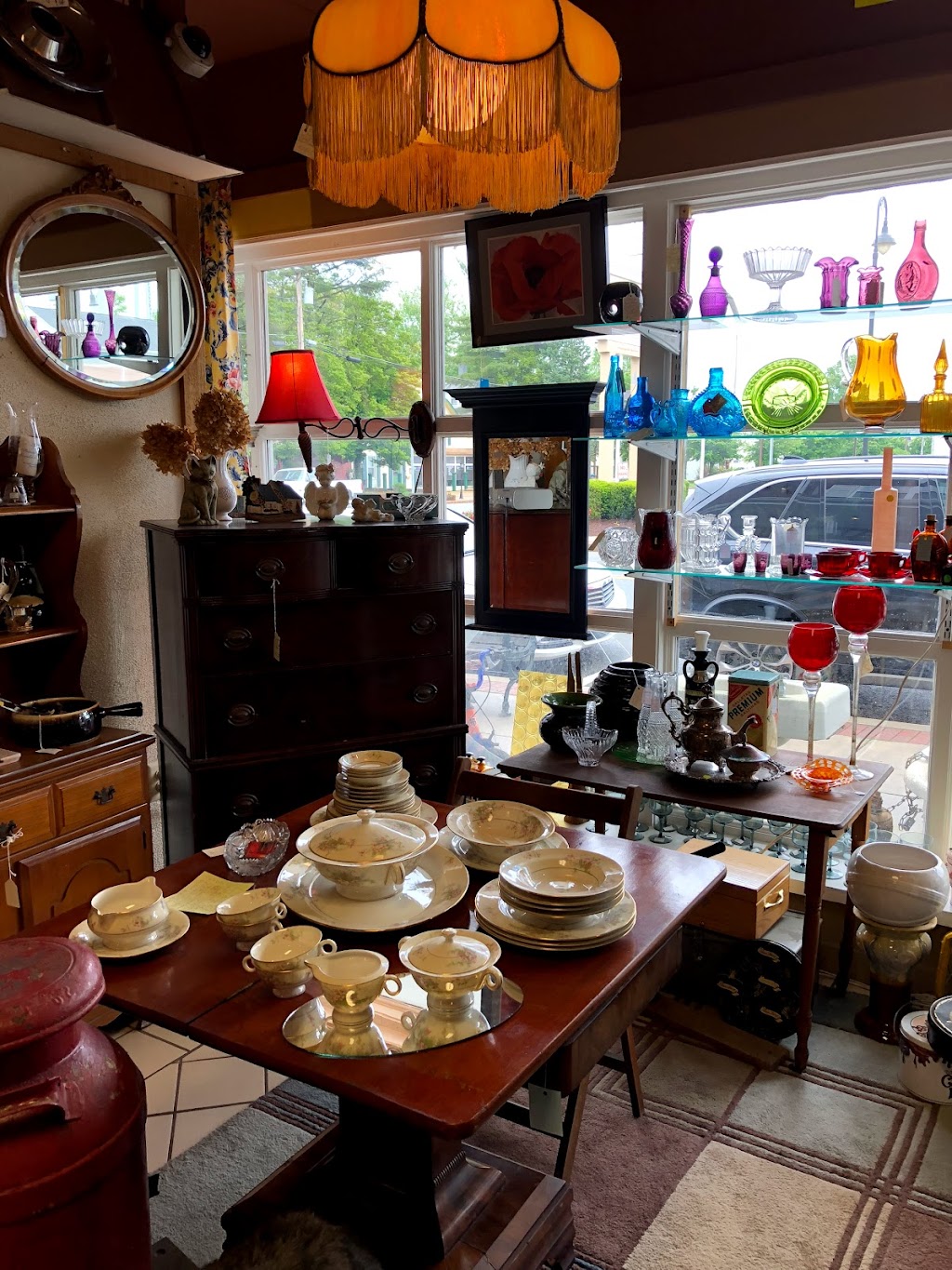 Antique Marketplace Hammonton | 109 12th St, Hammonton, NJ 08037 | Phone: (609) 567-1889