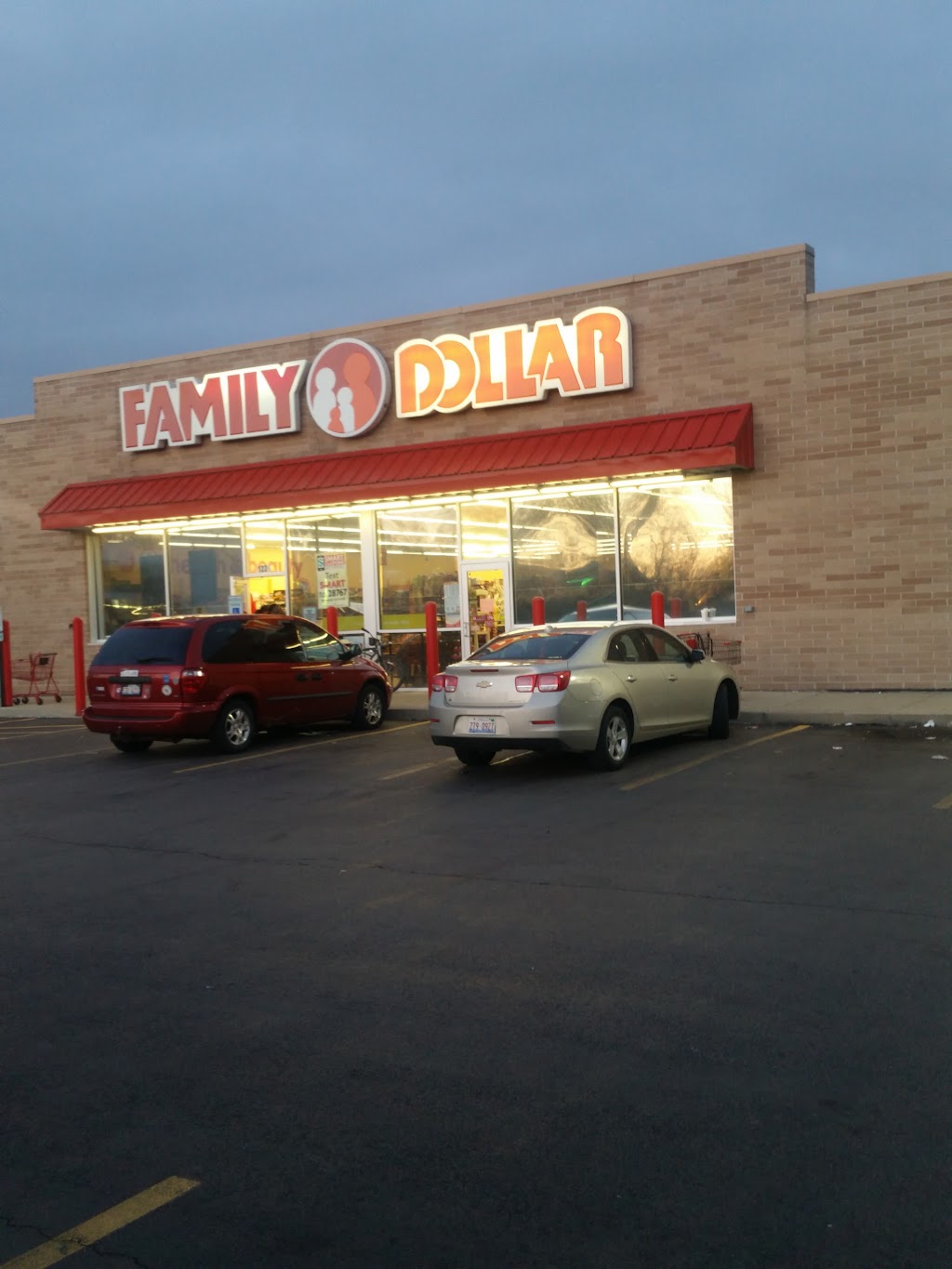 Family Dollar | 1224 Richards St, Joliet, IL 60433, USA | Phone: (815) 280-1652