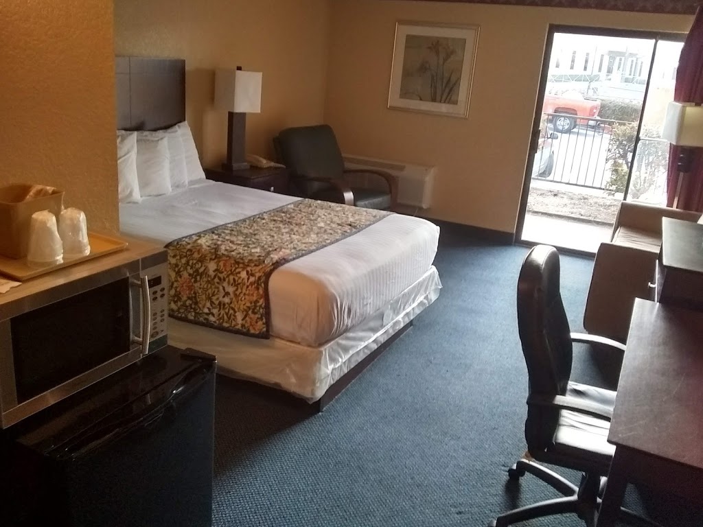 Lincoln Inn Express Hotel and Suites | 5405 N Lincoln Blvd, Oklahoma City, OK 73105, USA | Phone: (405) 528-7563