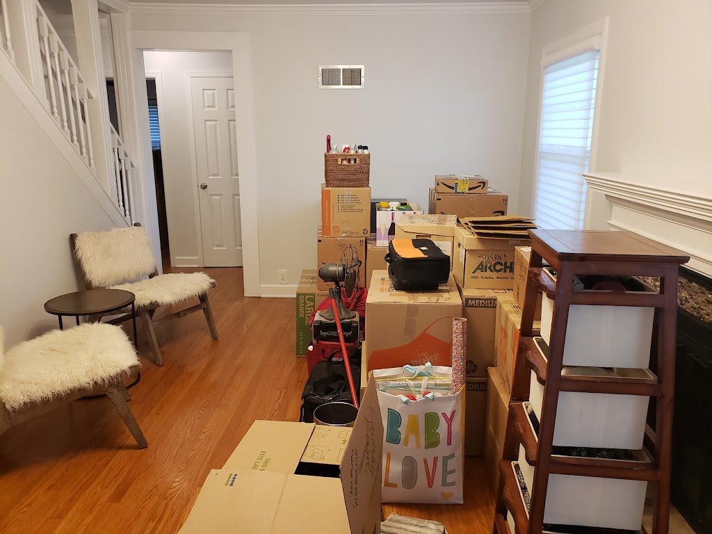 Rooms To Move | Main St, Kansas City, MO 64114, USA | Phone: (816) 433-5530