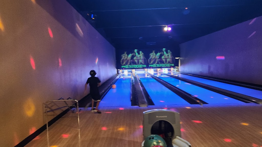 Pins N Pockets | 32250 Mission Trail, Lake Elsinore, CA 92530, USA | Phone: (951) 245-6250