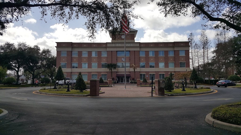 Plant City, City Hall | 302 W Reynolds St, Plant City, FL 33563, USA | Phone: (813) 659-4200