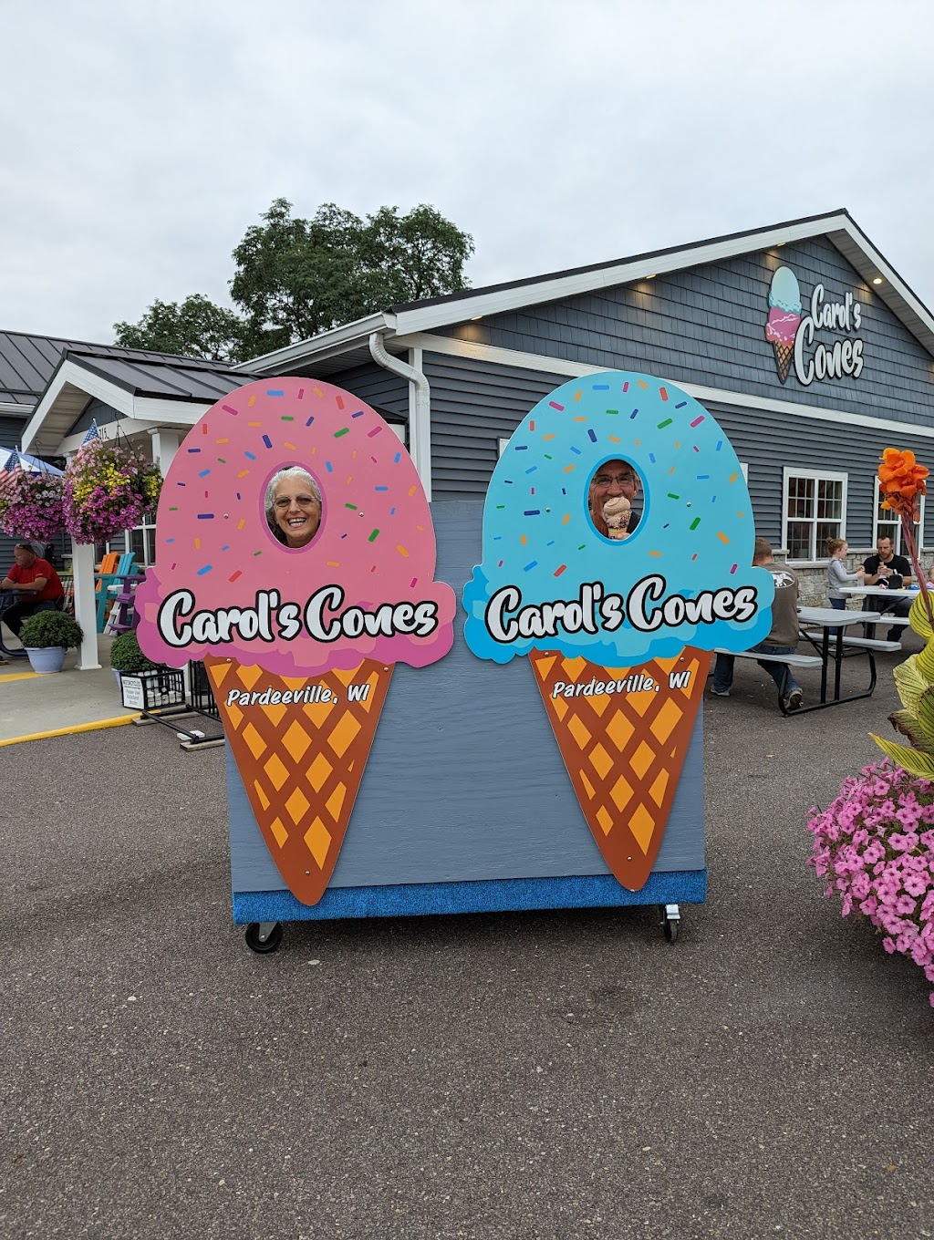 Carols Cones | 215 N Main St, Pardeeville, WI 53954, USA | Phone: (608) 429-9000