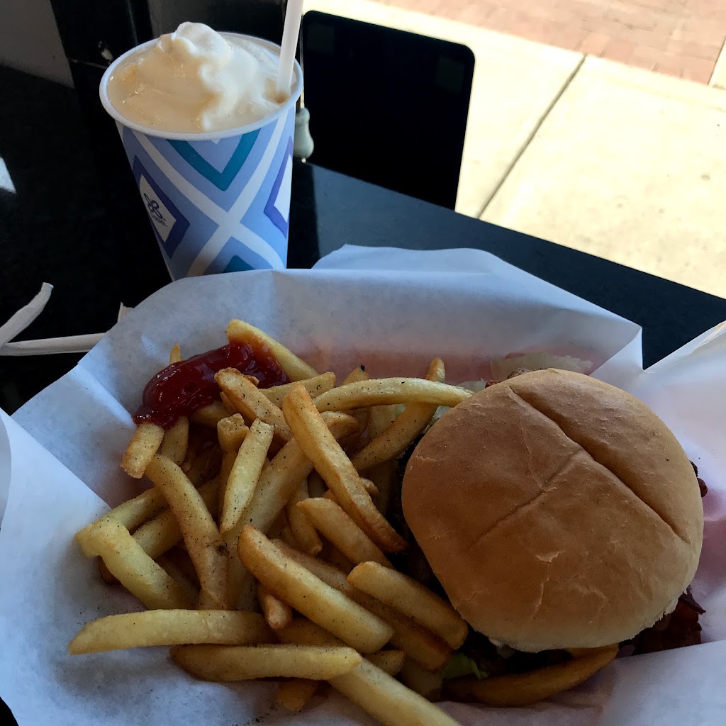 Phila Burger Station | 1100 23rd St, Richmond, CA 94804, USA | Phone: (510) 234-1445