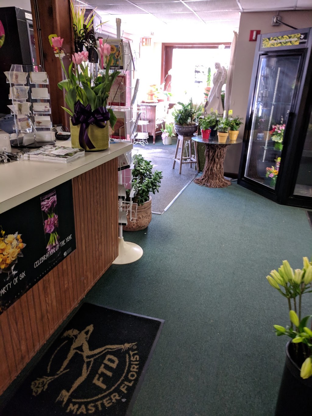 Judys Village Flowers | 34 School St, Foxborough, MA 02035, USA | Phone: (508) 543-4400