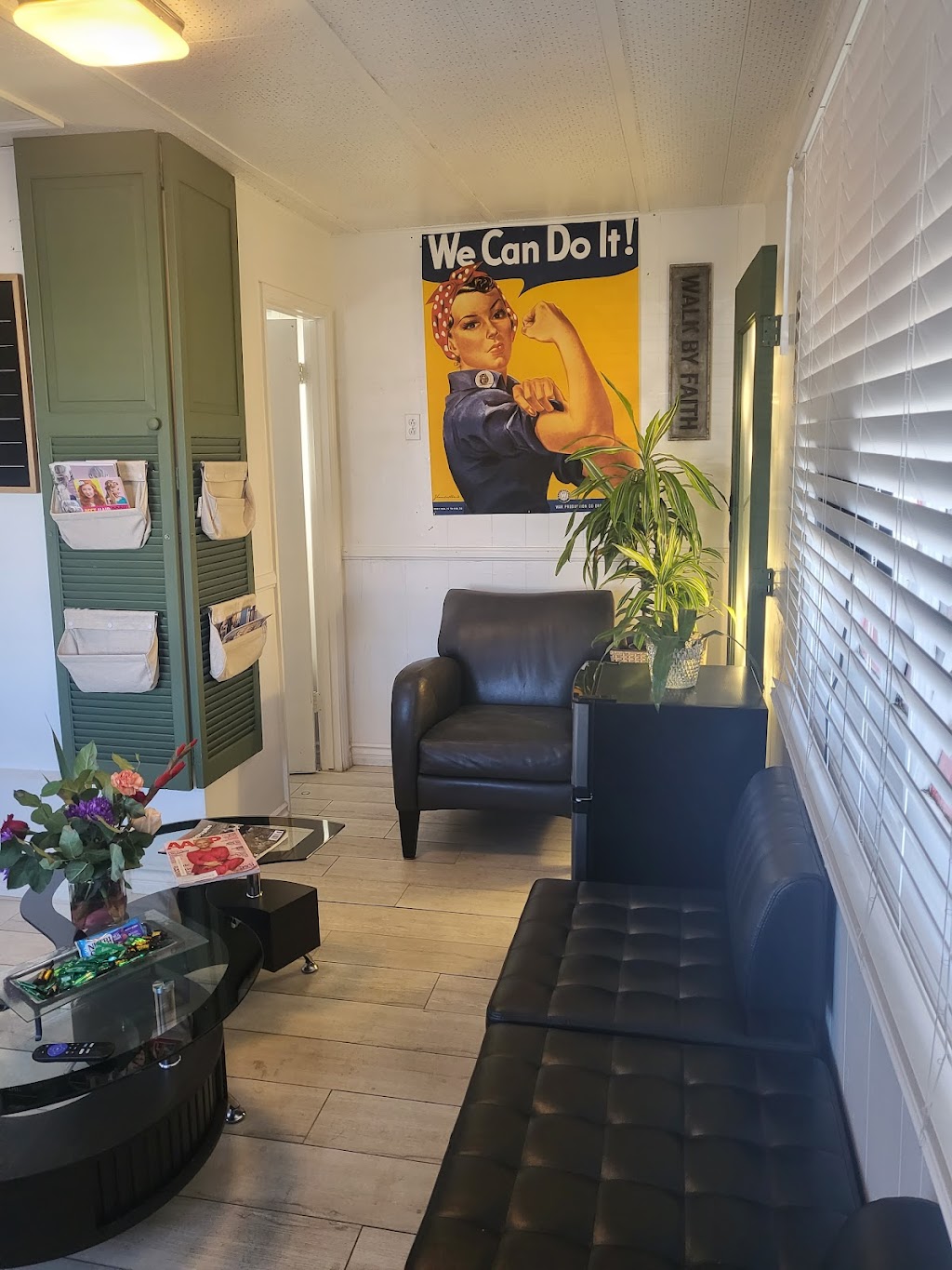 Rosies Little Barber Shop | 1055 E 6th St, Beaumont, CA 92223, USA | Phone: (951) 381-1320