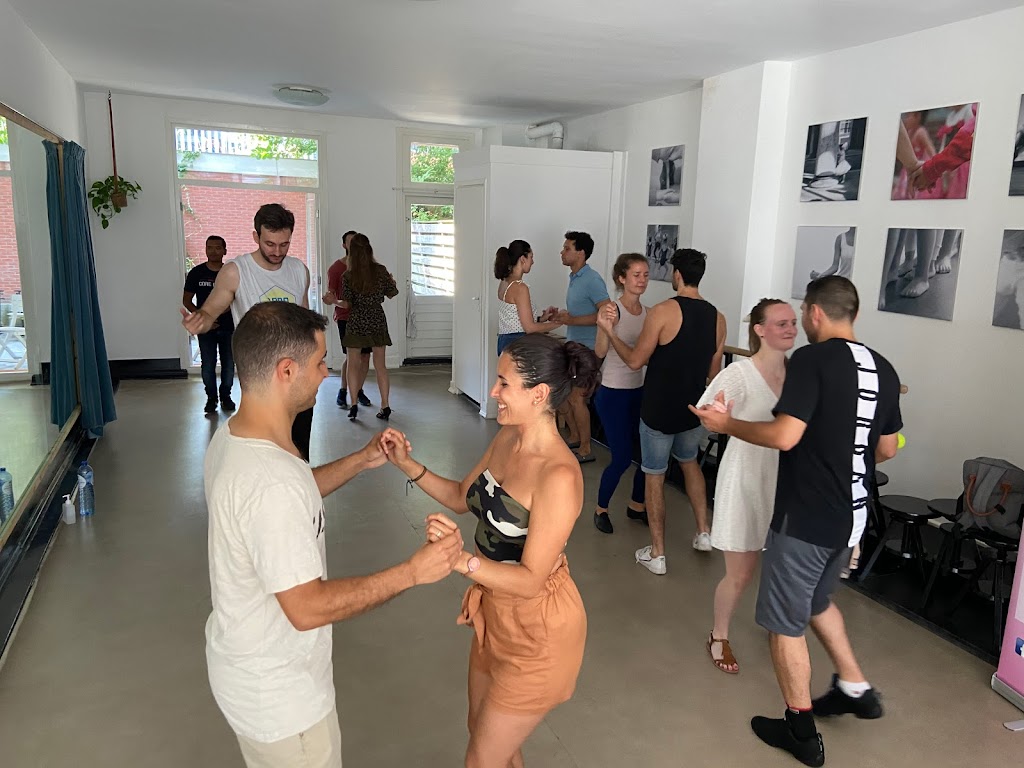 Bailemos Amsterdam | De Lairessestraat 157, 1075 HK Amsterdam, Netherlands | Phone: 06 11140476