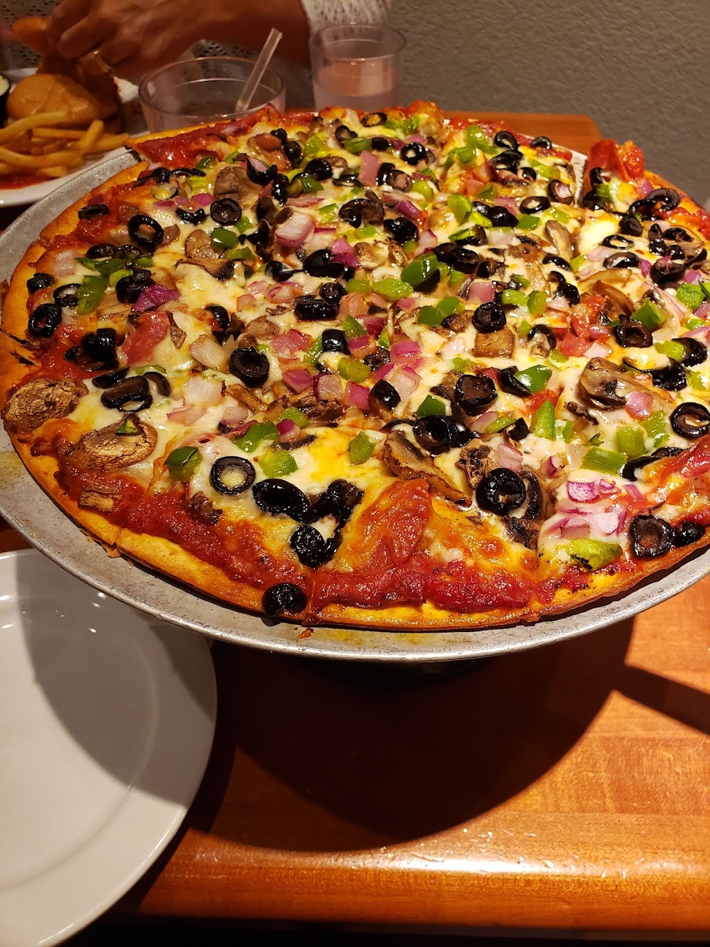 Park Avenue Pizza Company | 121 Park Ave, Pewaukee, WI 53072, USA | Phone: (262) 691-0503