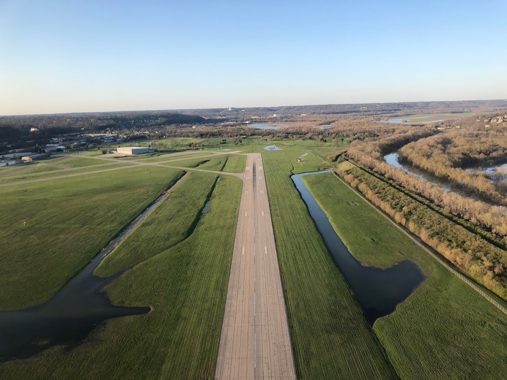 Cincinnati Municipal Airport - Lunken Field | 262 Wilmer Ave, Cincinnati, OH 45226, USA | Phone: (513) 352-6340