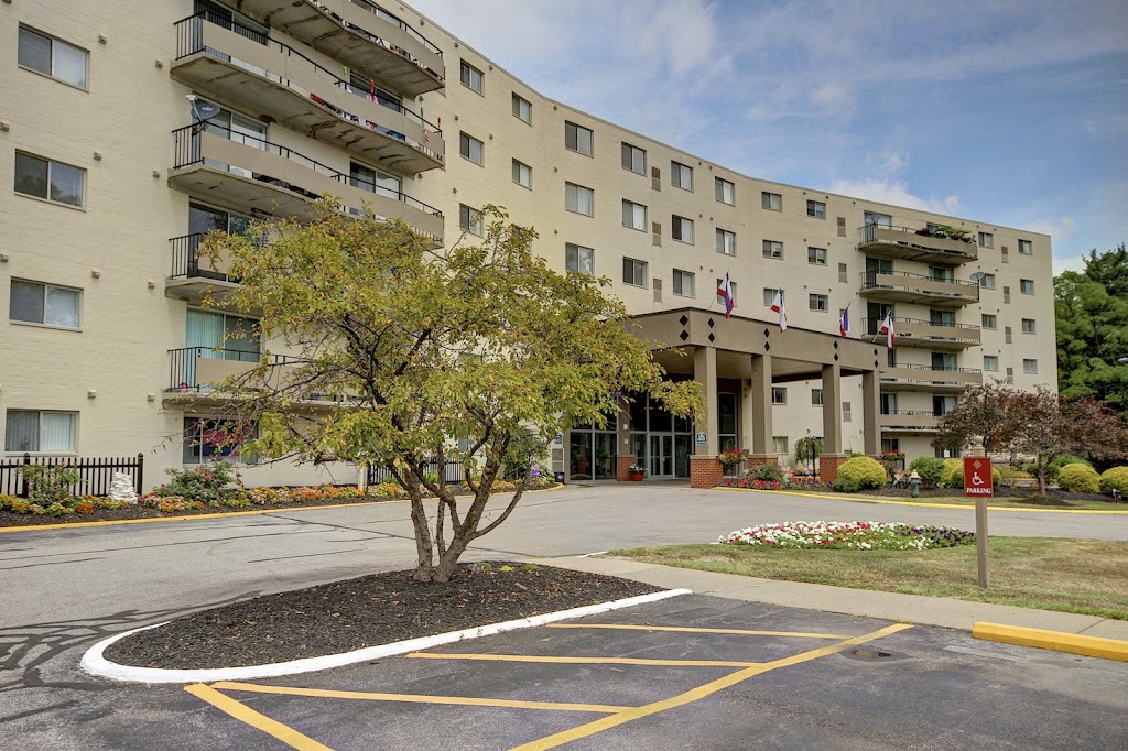 Parkside Towers Apartments | 8380 Pearl Rd Suite 415, Strongsville, OH 44136, USA | Phone: (866) 777-4360